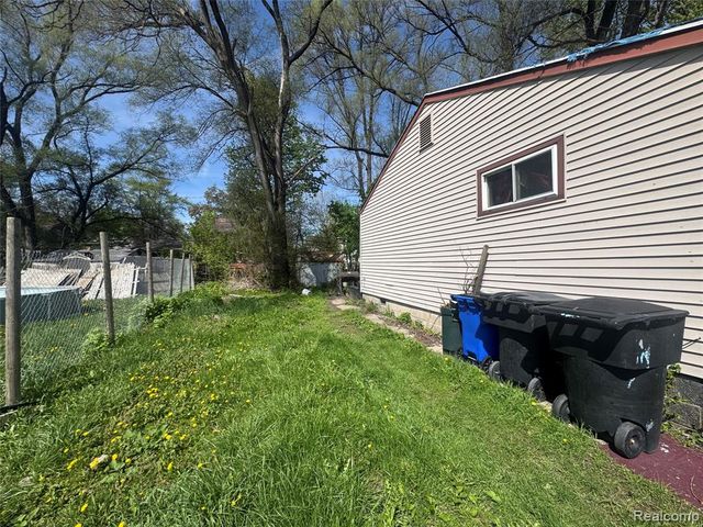 13595 Wyoming Avenue, Detroit, MI 48238