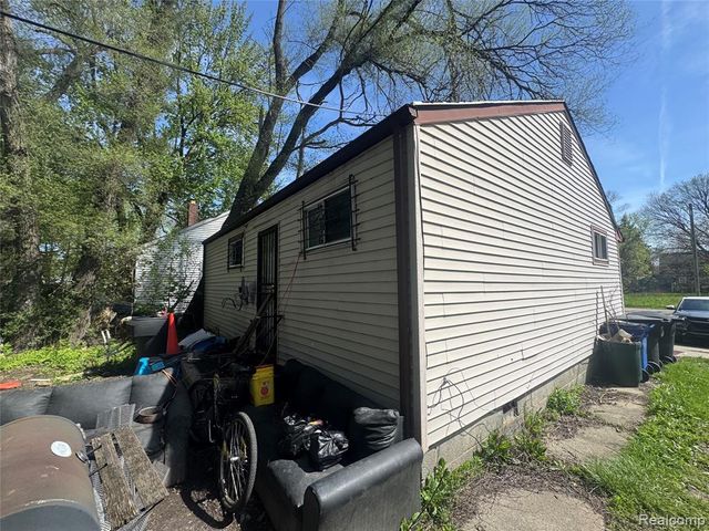 13595 Wyoming Avenue, Detroit, MI 48238