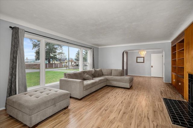 14913 E Valleyway Ave, Spokane Valley, WA 99216