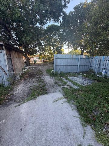 1111 NW 26th Street, Miami, FL 33127