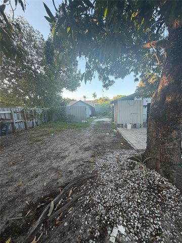 1111 NW 26th Street, Miami, FL 33127