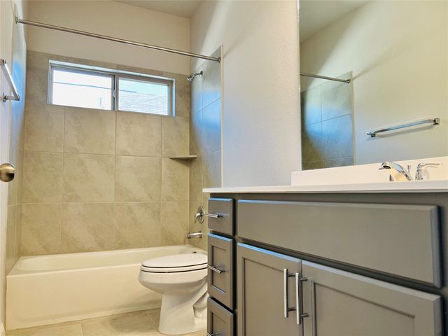 136 Macarthur DR, Leander, TX 78641