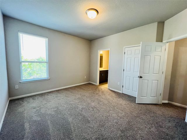 136 Macarthur DR, Leander, TX 78641