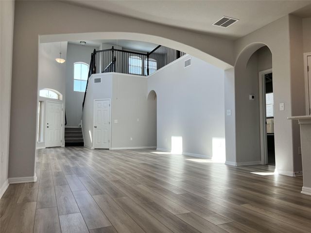 136 Macarthur DR, Leander, TX 78641