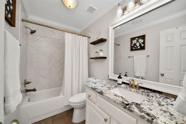 3907 Broad Thicket Court, Sugar Land, TX 77498