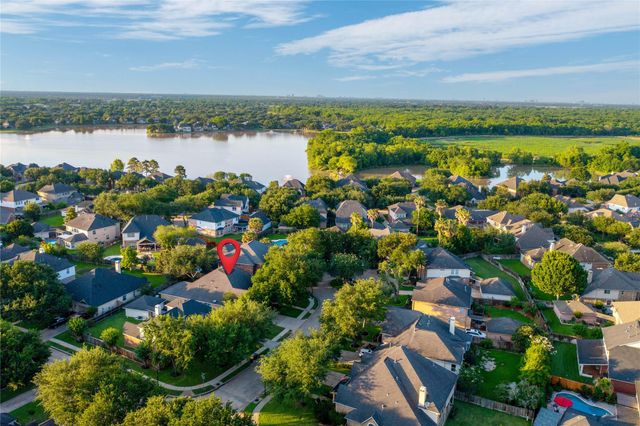 3907 Broad Thicket Court, Sugar Land, TX 77498