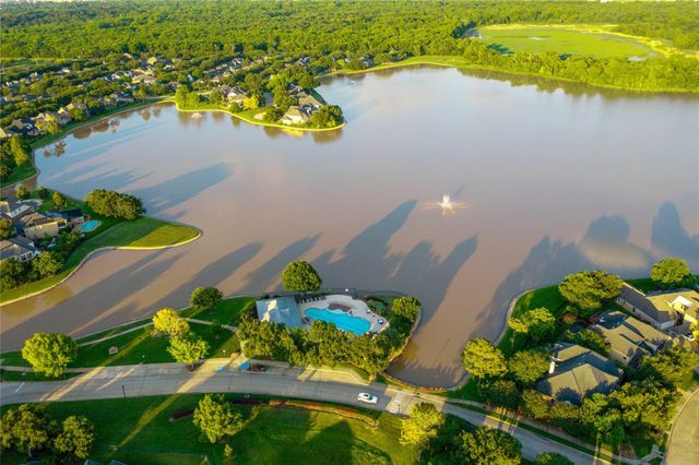 3907 Broad Thicket Court, Sugar Land, TX 77498