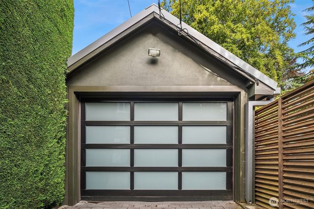 1615 39th Avenue E, Seattle, WA 98112