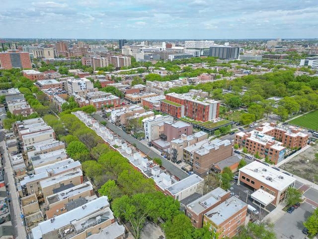 1313 W Taylor Street 2, Chicago, IL 60607