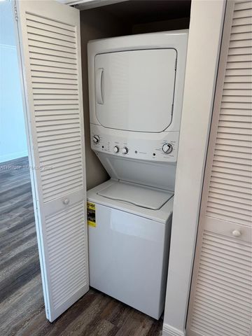 60 NW 37th Ave 700, Miami, FL 33125