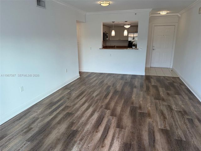 60 NW 37th Ave 700, Miami, FL 33125