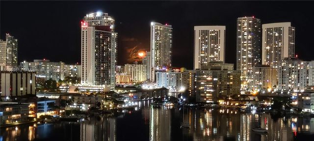 427 Golden Isles Dr 16E, Hallandale Beach, FL 33009