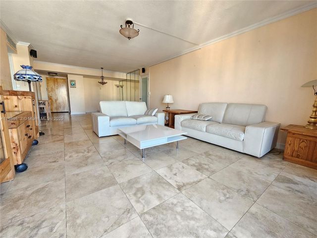 427 Golden Isles Dr 16E, Hallandale Beach, FL 33009