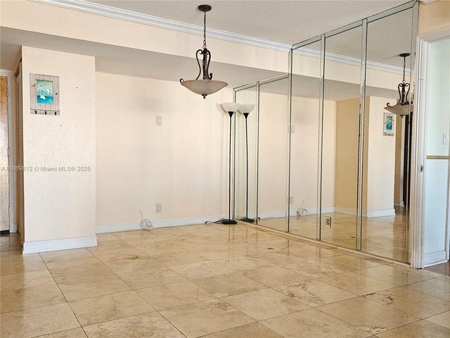 427 Golden Isles Dr 16E, Hallandale Beach, FL 33009