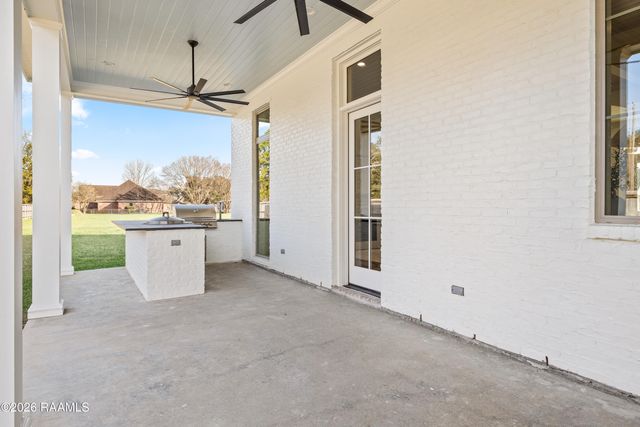 403 Ivy Cottage Drive, Youngsville, LA 70592