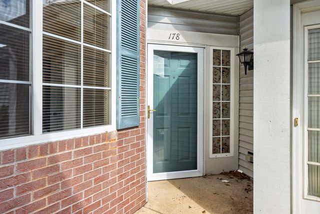 178 Cripple Creek Court 1, Schaumburg, IL 60194