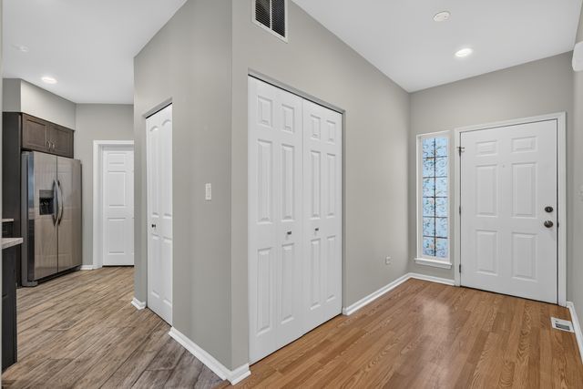 178 Cripple Creek Court 1, Schaumburg, IL 60194