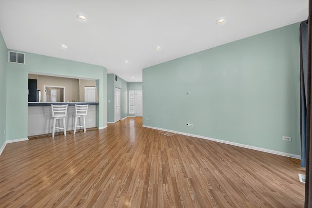 178 Cripple Creek Court 1, Schaumburg, IL 60194