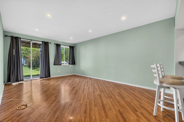 178 Cripple Creek Court 1, Schaumburg, IL 60194
