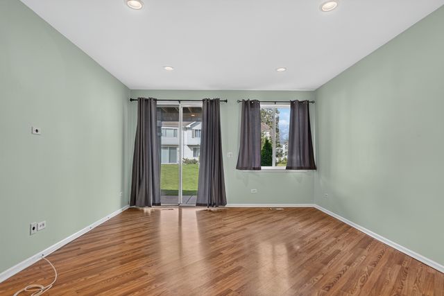 178 Cripple Creek Court 1, Schaumburg, IL 60194