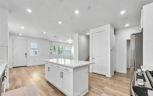 70 Aria, South El Monte, CA 91733