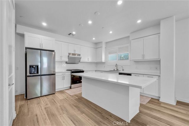 70 Aria, South El Monte, CA 91733