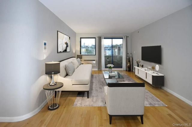 3080 21st Street 4E, Astoria, NY 11102