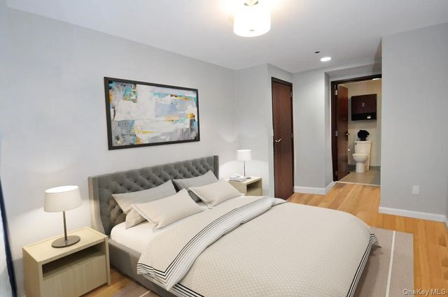 3080 21st Street 4E, Astoria, NY 11102