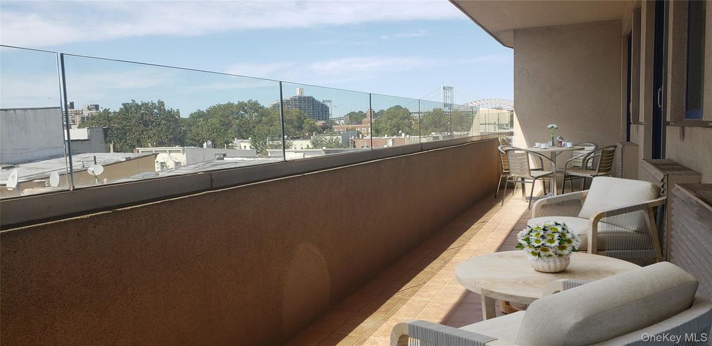 3080 21st Street 4E, Astoria, NY 11102