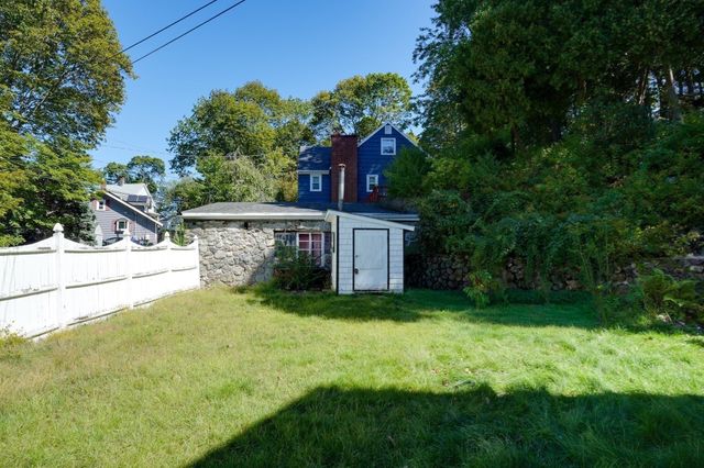 1 Wakefield Avenue, Saugus, MA 01906