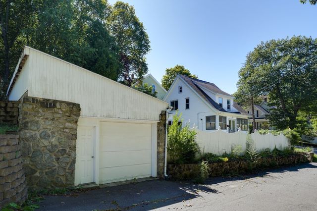 1 Wakefield Avenue, Saugus, MA 01906