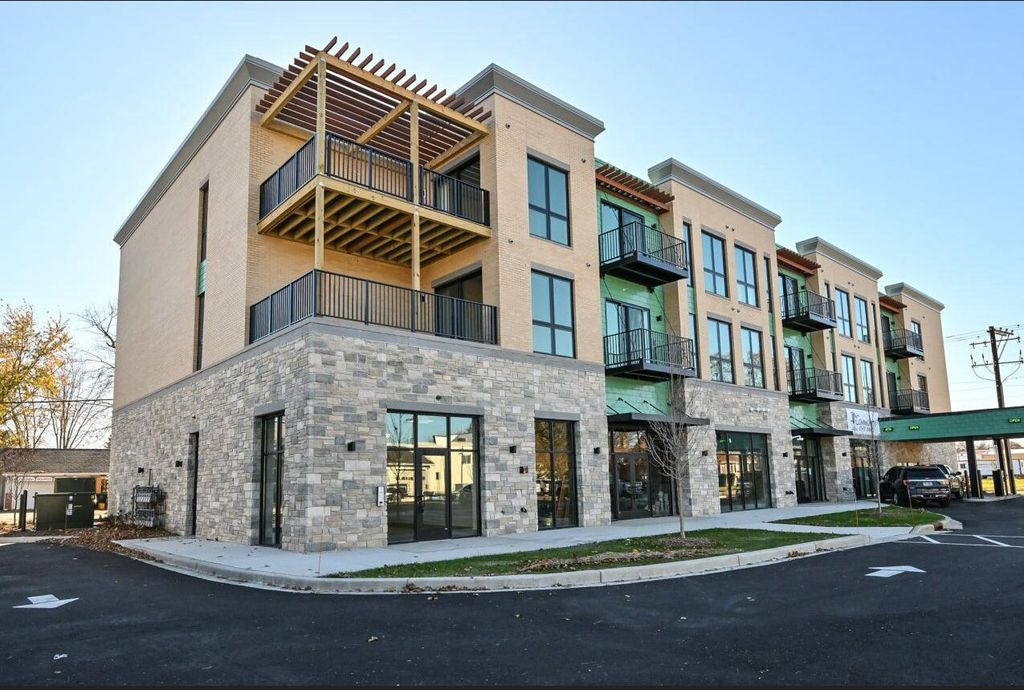 500 E Main STREET #203, Waterford, WI 53185