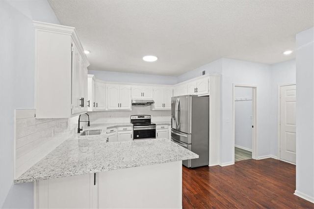 4122 Kerrington Drive, Independence, MO 64055