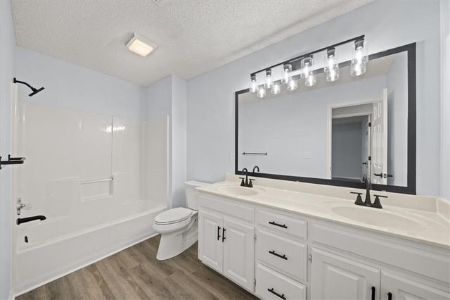 4122 Kerrington Drive, Independence, MO 64055