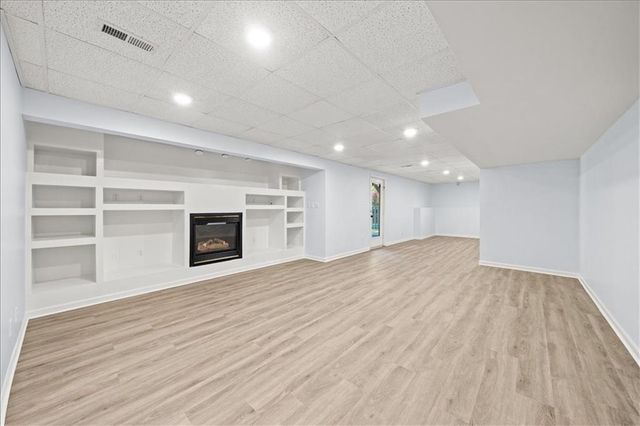 4122 Kerrington Drive, Independence, MO 64055