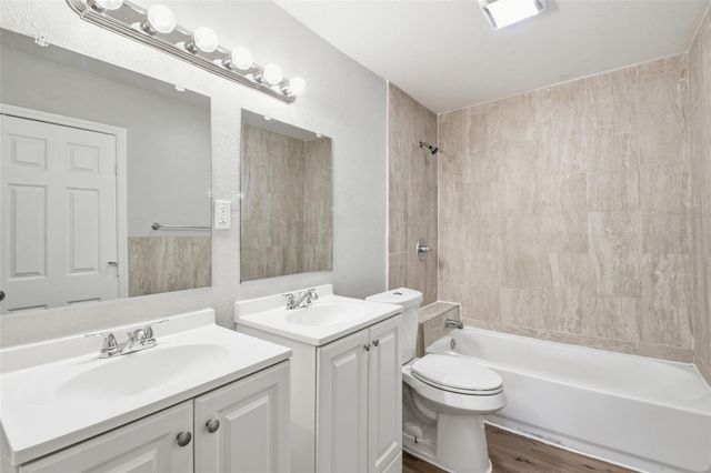 1410 E WATERS AVENUE, Tampa, FL 33604