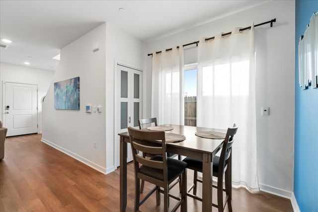 9041 Sausalito Ln, Roseville, CA 95747