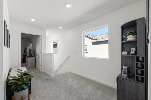 9041 Sausalito Ln, Roseville, CA 95747