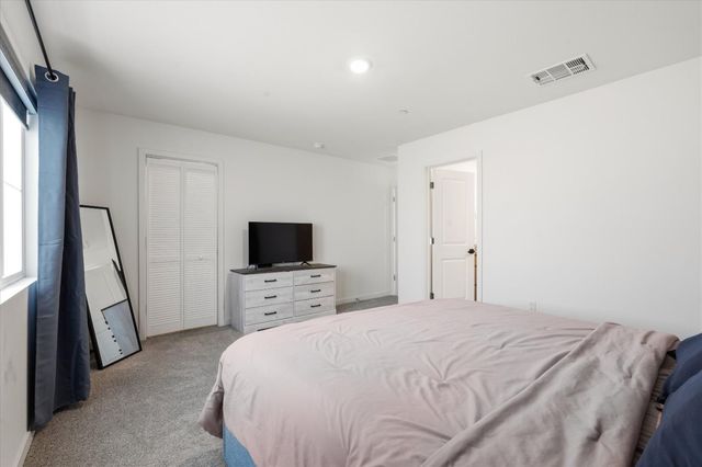 9041 Sausalito Ln, Roseville, CA 95747