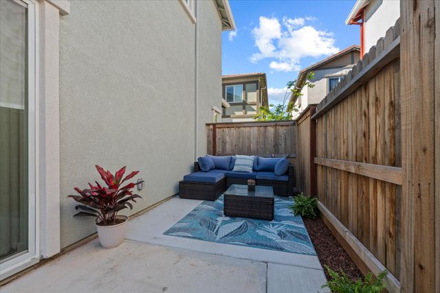 9041 Sausalito Ln, Roseville, CA 95747