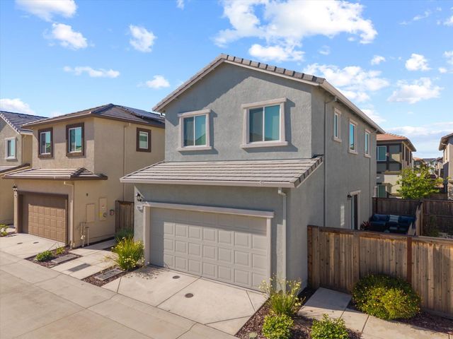 9041 Sausalito Ln, Roseville, CA 95747
