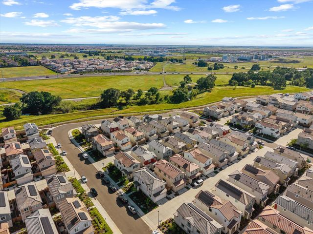 9041 Sausalito Ln, Roseville, CA 95747