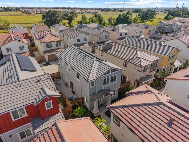 9041 Sausalito Ln, Roseville, CA 95747