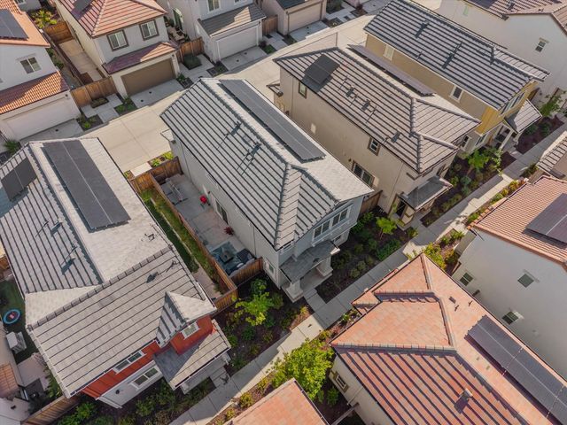 9041 Sausalito Ln, Roseville, CA 95747