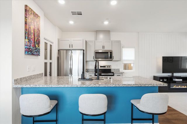 9041 Sausalito Ln, Roseville, CA 95747