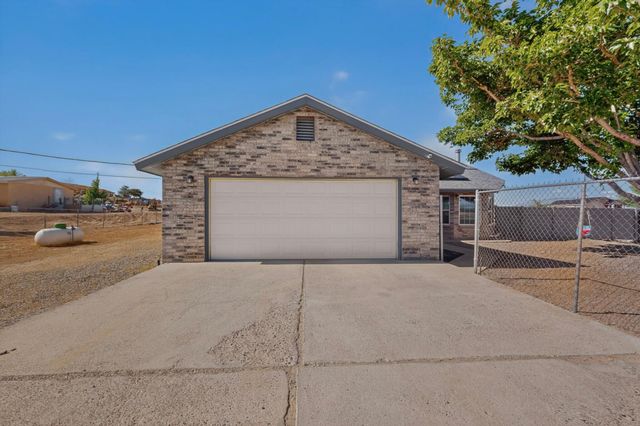 5629 Powers Way Road SW, Albuquerque, NM 87121