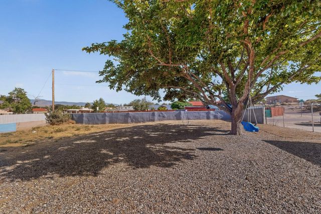 5629 Powers Way Road SW, Albuquerque, NM 87121