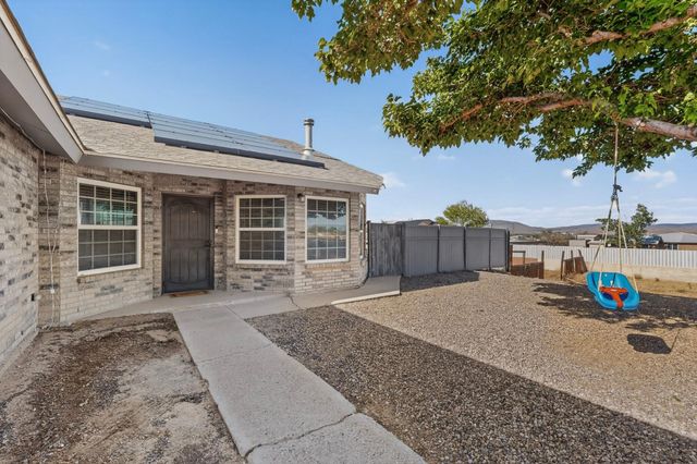 5629 Powers Way Road SW, Albuquerque, NM 87121