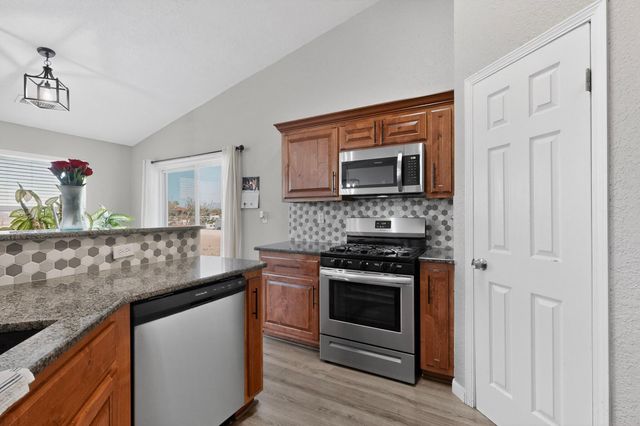 5629 Powers Way Road SW, Albuquerque, NM 87121