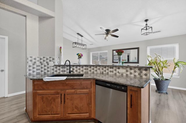 5629 Powers Way Road SW, Albuquerque, NM 87121
